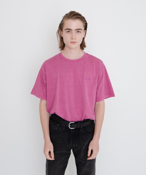 Levi's(リーバイス)の「RED TAB VINTAGE TEE DAHLIA MAUVE GARMENT DYE DAHLIA MUAVE(Tシャツ/カットソー・メンズ・マルチ・XL/S/L/M)」の1枚目の写真