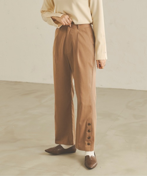 Ambre Neige(アンブルネージュ)の「サイドボタンセミフレアパンツ/【WEB/EC限定商品】(その他パンツ・レディース・ブラウン系その他/ベージュ/ライトブラウン・FREE/MEDIUM/SMALL)」の6枚目の写真