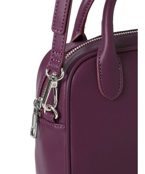 merry jenny(メリージェニー)の「bear刺繍ショルダーbag(ショルダーバッグ・レディース・ブラック/ボルドー/ベージュ・FREE)」の4枚目の写真