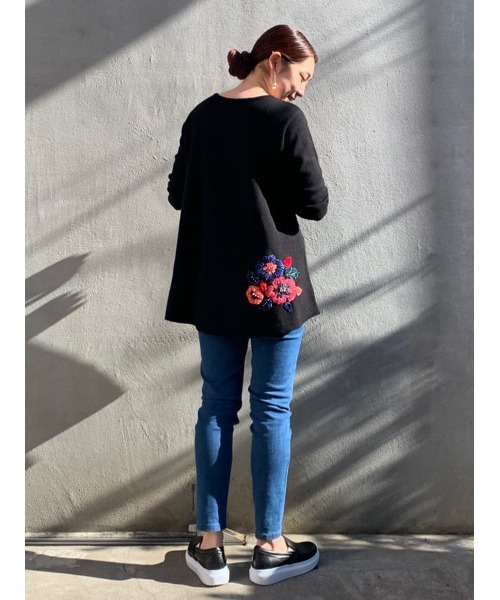 BEARDSLEY(ビアズリー)の「チュニックやシャツワンピースに合わせたレイヤードコーデにも活躍デニムパギンス(その他パンツ・レディース・ブルー・0/1)」の13枚目の写真