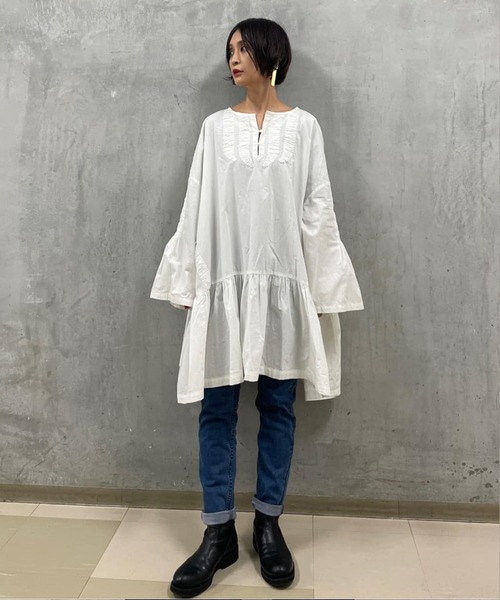 BEARDSLEY(ビアズリー)の「チュニックやシャツワンピースに合わせたレイヤードコーデにも活躍デニムパギンス(その他パンツ・レディース・ブルー・0/1)」の11枚目の写真