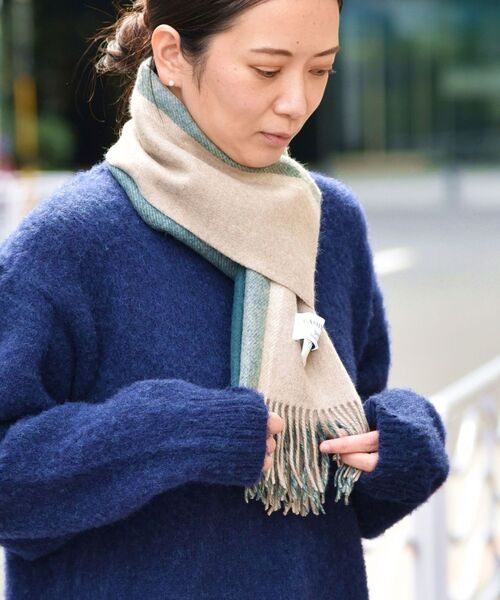 SHIPS（シップス）の「SHIPS: カシミヤ ダブルフェイス パネル マフラー（マフラー・メンズ・ブラック/ベージュ/ネイビー/ブルー/グリーン・ONE SIZE）」の17枚目の写真