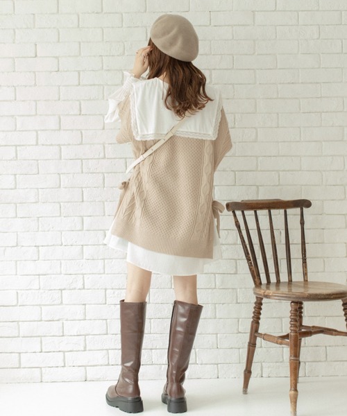 Mysa&Liina by yuririn(ミーサリーナバイユリリン)の「BIG衿ブラウス×ニットベストセット(ベスト・レディース・ブラウン/グレイッシュベージュ/ベージュ・M)」の6枚目の写真