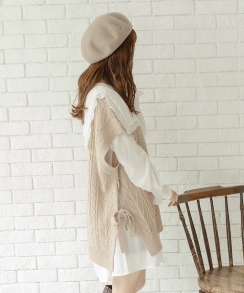 Mysa&Liina by yuririn(ミーサリーナバイユリリン)の「BIG衿ブラウス×ニットベストセット(ベスト・レディース・ブラウン/グレイッシュベージュ/ベージュ・M)」の9枚目の写真