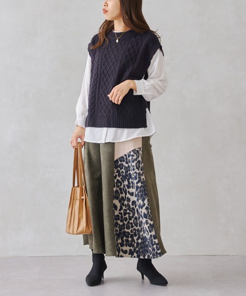 Chez toi(シェトワ)の「【WEB限定】スエードボンディング×ヒョウ柄配色スカート(スカート・レディース・カーキ/キャメル・FREE)」の3枚目の写真