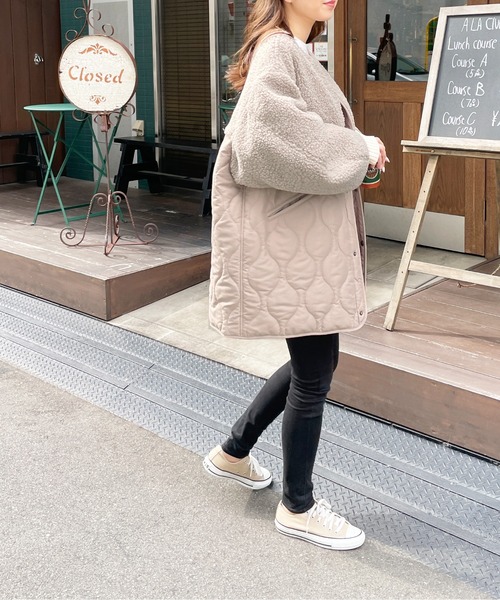 Meli rich(メリーリッチ)の「マットタフタ×ボア切替M65ショートコート(ミリタリージャケット・レディース・ブラック/アイボリー/カーキ/ベージュ系その他/グリーン系その他/グレイッシュベージュ/カーキ系2/カーキ系/ブラック系/ホワイト/ベージュ系/ベージュ系2・MEDIUM)」の14枚目の写真