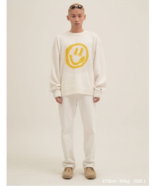 ISTKUNST（イストクンスト）の「A'GEM/9 × .kom『ISTKUNST/イストクンスト』SMILEY KNIT/スマイルニットセーター（ニット/セーター・レディース・ブラック/アイボリー・M/L）」の5枚目の写真