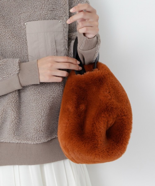 human woman(ヒューマンウーマン)の「◆ファーバッグ(ハンドバッグ・レディース・オレンジ/ホワイト系その他・フリ-)」の1枚目の写真