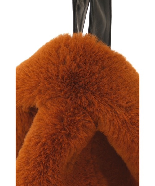 human woman(ヒューマンウーマン)の「◆ファーバッグ(ハンドバッグ・レディース・オレンジ/ホワイト系その他・フリ-)」の4枚目の写真