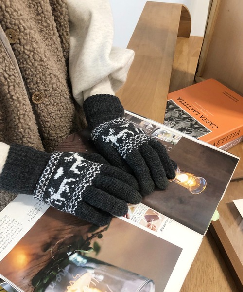me+em select(ミームセレクト)の「アニマルニット手袋(手袋・レディース・ネイビー/ブラック/アイボリー/チャコールグレー・FREE)」の6枚目の写真
