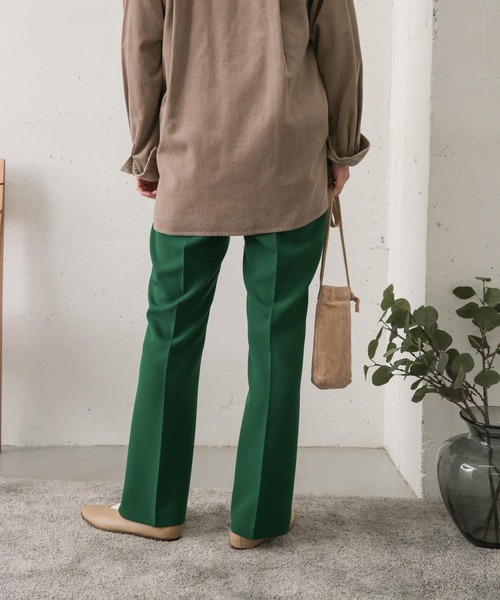 URBAN RESEARCH DOORS(アーバンリサーチドアーズ)の「ダブルクロスフレアイージーパンツ(その他パンツ・レディース・ブラック/グリーン・38/36)」の9枚目の写真