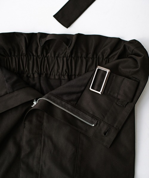 haco!（ハコ）の「欲しいのはワンパク感じゃなく大人っぽさ！着映えと着まわし力はそのまま　女性らしさをぐっとプラス！ストレートシルエットのサロペットスカート by who made me（サロペット/オーバーオール・レディース・ブラック・SMALL/X-LARGE/MEDIUM/LARGE）」の16枚目の写真