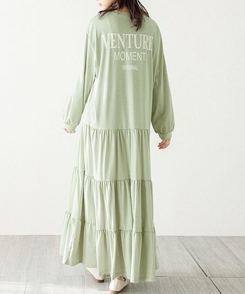 バックロゴティアードロングワンピース