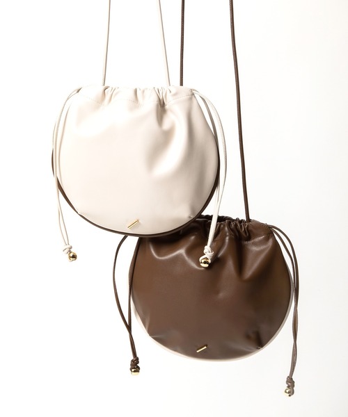 R/b nestle to BEAURE(アールビー)の「Rb カウレザー 2tone Round Drawstring Shoulder(ショルダーバッグ・レディース・ブラウン/ブラック/ベージュ/アイボリー・FREE)」の20枚目の写真