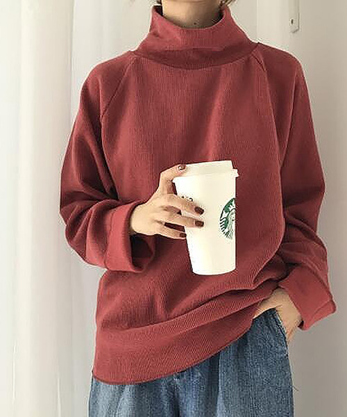 Girly Doll(ガーリードール)の「シンプルハイネックカットソー(Tシャツ/カットソー・レディース・ベージュ/レッド/キャメル/ブラック/ホワイト・F)」の5枚目の写真