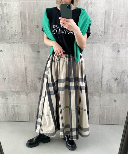 SUGAR BISKET（シュガービスケット）の「チェック柄ボリュームフレアスカート（スカート・レディース・ブルー/ベージュ/カーキ/ブラック/ライトブルー/レッド・フリー）」の20枚目の写真