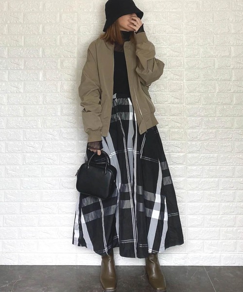 SUGAR BISKET（シュガービスケット）の「チェック柄ボリュームフレアスカート（スカート・レディース・ブルー/ベージュ/カーキ/ブラック/ライトブルー/レッド・フリー）」の21枚目の写真