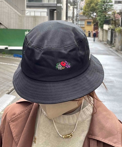 FRUIT OF THE LOOM（フルーツオブザルーム）の「FRUIT OF THE LOOM/ LOGO EMB BUCKET HAT ロゴ バケットハット 14713000（ハット・メンズ・パープル/ホワイト/ブラック/ベージュ/ピンク系その他/グリーン系その他/ブルー・FREE）」の3枚目の写真