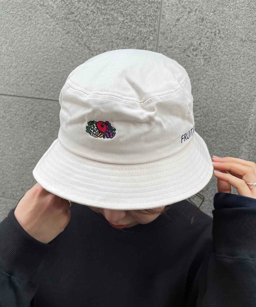 FRUIT OF THE LOOM（フルーツオブザルーム）の「FRUIT OF THE LOOM/ LOGO EMB BUCKET HAT ロゴ バケットハット 14713000（ハット・メンズ・パープル/ホワイト/ブラック/ベージュ/ピンク系その他/グリーン系その他/ブルー・FREE）」の8枚目の写真