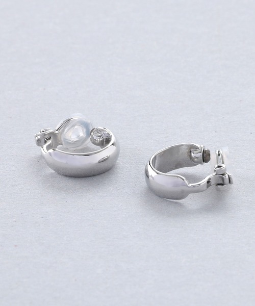 Manon's Selection(マノンズセレクション)の「シンプルフープイヤリング5mm(イヤリング・レディース・ゴールド/シルバー・ONE SIZE)」の12枚目の写真