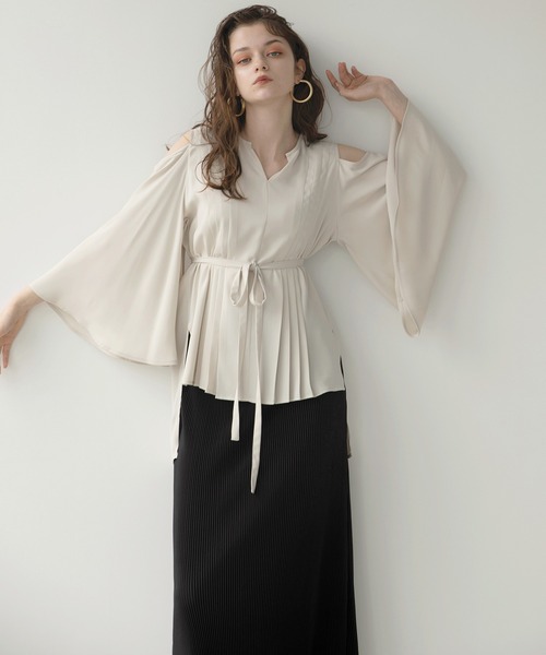 MIELI INVARIANT(ミエリインヴァリアント)の「Kimono Tucking Blouse(シャツ/ブラウス・レディース・ブラック/ベージュ系その他・FREE)」の2枚目の写真