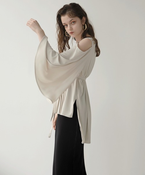 MIELI INVARIANT(ミエリインヴァリアント)の「Kimono Tucking Blouse(シャツ/ブラウス・レディース・ブラック/ベージュ系その他・FREE)」の4枚目の写真