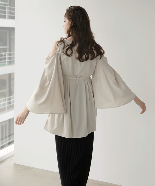 MIELI INVARIANT(ミエリインヴァリアント)の「Kimono Tucking Blouse(シャツ/ブラウス・レディース・ブラック/ベージュ系その他・FREE)」の5枚目の写真