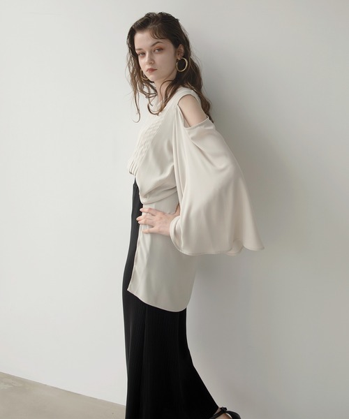 MIELI INVARIANT(ミエリインヴァリアント)の「Kimono Tucking Blouse(シャツ/ブラウス・レディース・ブラック/ベージュ系その他・FREE)」の11枚目の写真
