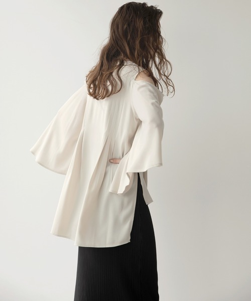 MIELI INVARIANT(ミエリインヴァリアント)の「Kimono Tucking Blouse(シャツ/ブラウス・レディース・ブラック/ベージュ系その他・FREE)」の13枚目の写真