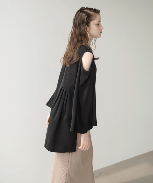 MIELI INVARIANT(ミエリインヴァリアント)の「Kimono Tucking Blouse(シャツ/ブラウス・レディース・ブラック/ベージュ系その他・FREE)」の15枚目の写真