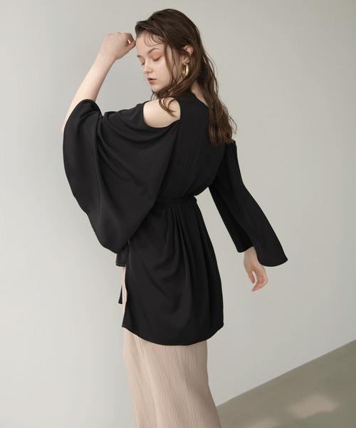 MIELI INVARIANT(ミエリインヴァリアント)の「Kimono Tucking Blouse(シャツ/ブラウス・レディース・ブラック/ベージュ系その他・FREE)」の22枚目の写真