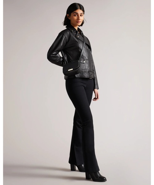 Ted Baker（テッドベーカー）の「BAGIRA カーブバゲット クロスボディバッグ（ショルダーバッグ・レディース・ブラック/ブルー/ナチュラル・O/S）」の10枚目の写真