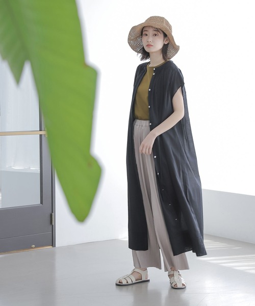 LAKOLE（ラコレ）の「ギャザースリーブレスワンピース / 281673（ワンピース・レディース・ブラック/ライトベージュ/グリーン・SMALL/MEDIUM）」の4枚目の写真