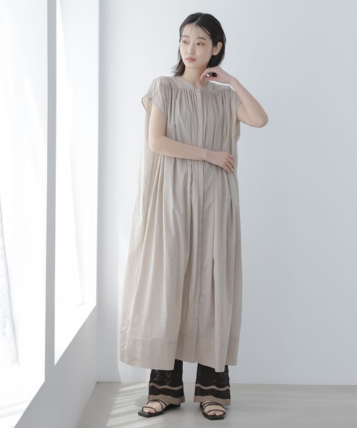 LAKOLE（ラコレ）の「ギャザースリーブレスワンピース / 281673（ワンピース・レディース・ブラック/ライトベージュ/グリーン・SMALL/MEDIUM）」の22枚目の写真