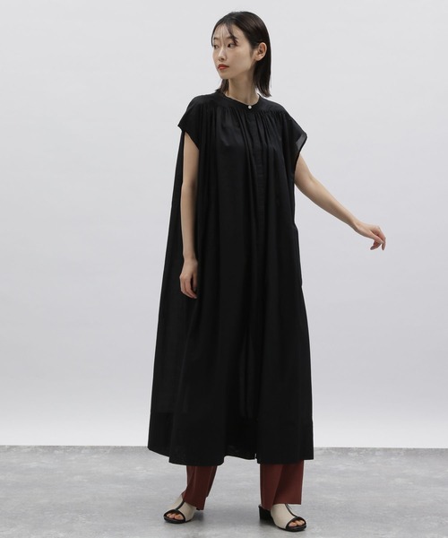 LAKOLE（ラコレ）の「ギャザースリーブレスワンピース / 281673（ワンピース・レディース・ブラック/ライトベージュ/グリーン・SMALL/MEDIUM）」の6枚目の写真