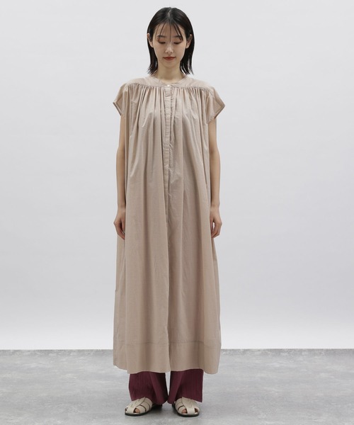 LAKOLE（ラコレ）の「ギャザースリーブレスワンピース / 281673（ワンピース・レディース・ブラック/ライトベージュ/グリーン・SMALL/MEDIUM）」の12枚目の写真