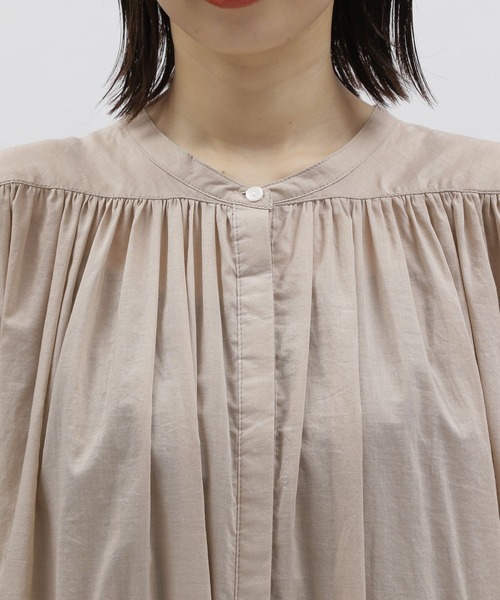 LAKOLE（ラコレ）の「ギャザースリーブレスワンピース / 281673（ワンピース・レディース・ブラック/ライトベージュ/グリーン・SMALL/MEDIUM）」の21枚目の写真