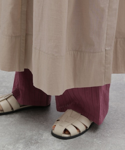 LAKOLE（ラコレ）の「ギャザースリーブレスワンピース / 281673（ワンピース・レディース・ブラック/ライトベージュ/グリーン・SMALL/MEDIUM）」の8枚目の写真