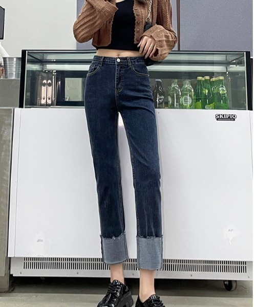 MAISON BREEZE(メゾンブリーズ)の「【MAISON BREEZE】カットオフロールアップデニムパンツ KNF(デニムパンツ・レディース・サックスブルー/ブルー・FREE)」の4枚目の写真