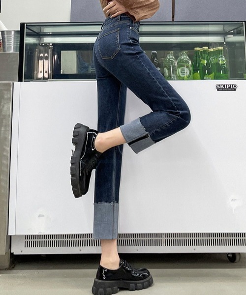 MAISON BREEZE(メゾンブリーズ)の「【MAISON BREEZE】カットオフロールアップデニムパンツ KNF(デニムパンツ・レディース・サックスブルー/ブルー・FREE)」の5枚目の写真