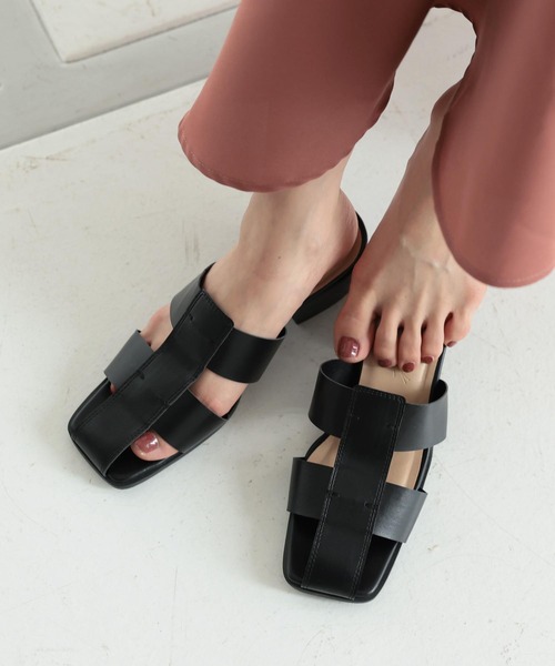 KOBE LETTUCE（コウベレタス）の「グルカミュールサンダル（サンダル