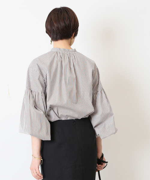journal standard L'essage（ジャーナルスタンダードレサージュ）の「ストライプムジギャザーシャツ（シャツ/ブラウス・レディース・ホワイト/ネイビー/ブラウン・FREE）」の15枚目の写真