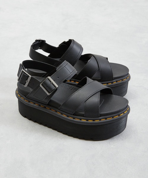 And A（アンドエー）の「Dr.Martens ドクターマーチン / Voss II Quad ヴォスII クアッド 厚底レザークロスストラップサンダル（サンダル・レディース・ホワイト/ブラック・23cm/24cm）」の10枚目の写真