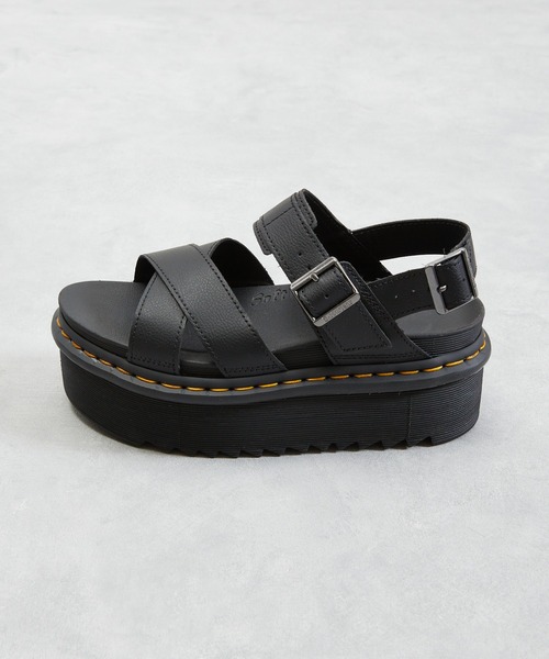 And A（アンドエー）の「Dr.Martens ドクターマーチン / Voss II Quad ヴォスII クアッド 厚底レザークロスストラップサンダル（サンダル・レディース・ホワイト/ブラック・23cm/24cm）」の11枚目の写真