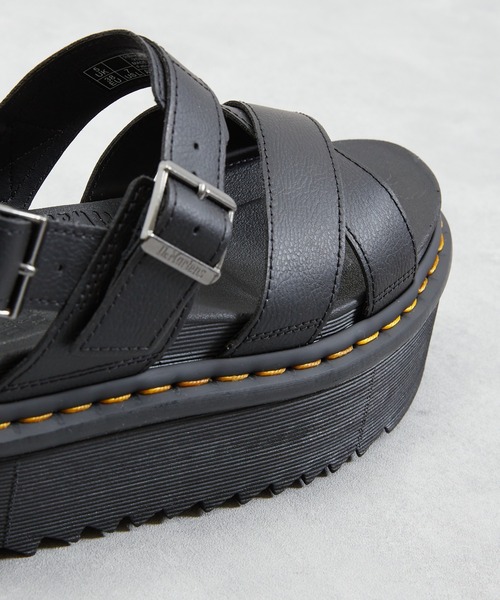 And A（アンドエー）の「Dr.Martens ドクターマーチン / Voss II Quad ヴォスII クアッド 厚底レザークロスストラップサンダル（サンダル・レディース・ホワイト/ブラック・23cm/24cm）」の17枚目の写真