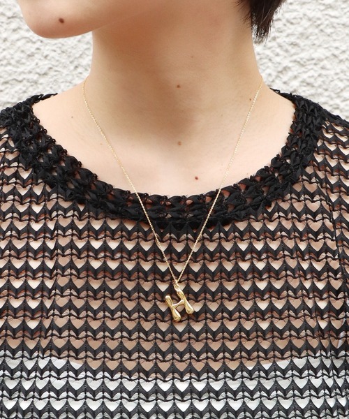 BONVO（ボンボ）の「BONVO/ボンボ LETTER PENDANT ペンダント ネックレス イニシャルネックレス ゴールド（ネックレス・レディース・K/H/C/T/Y/F/S/R/N/M/A/E/J・45cm）」の5枚目の写真