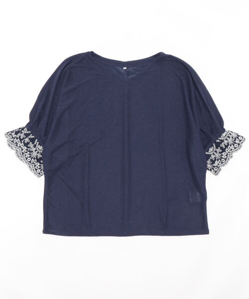 BELLUNA PLUS(ベルーナ)の「かのこ素材刺しゅうデザインプルオーバー(Tシャツ/カットソー・レディース・ネイビー/ブルー/イエロー・MEDIUM/LARGE/X-LARGE)」の9枚目の写真