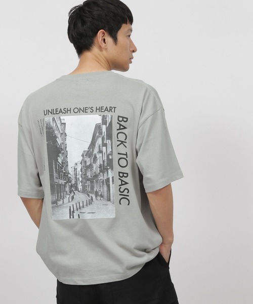 LAKOLE(ラコレ)の「バックフォトプリントTシャツ / 276584(Tシャツ/カットソー・メンズ・ライトブルー/ベージュ/ホワイト/ブラック・X-LARGE/LARGE/MEDIUM)」の4枚目の写真
