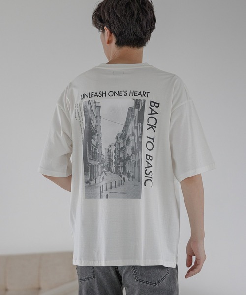 LAKOLE(ラコレ)の「バックフォトプリントTシャツ / 276584(Tシャツ/カットソー・メンズ・ライトブルー/ベージュ/ホワイト/ブラック・X-LARGE/LARGE/MEDIUM)」の6枚目の写真
