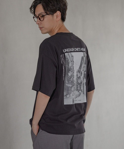 LAKOLE(ラコレ)の「バックフォトプリントTシャツ / 276584(Tシャツ/カットソー・メンズ・ライトブルー/ベージュ/ホワイト/ブラック・X-LARGE/LARGE/MEDIUM)」の10枚目の写真